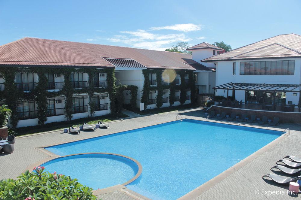 Ilocos Norte Hotel & Convention Center Laoag Buitenkant foto