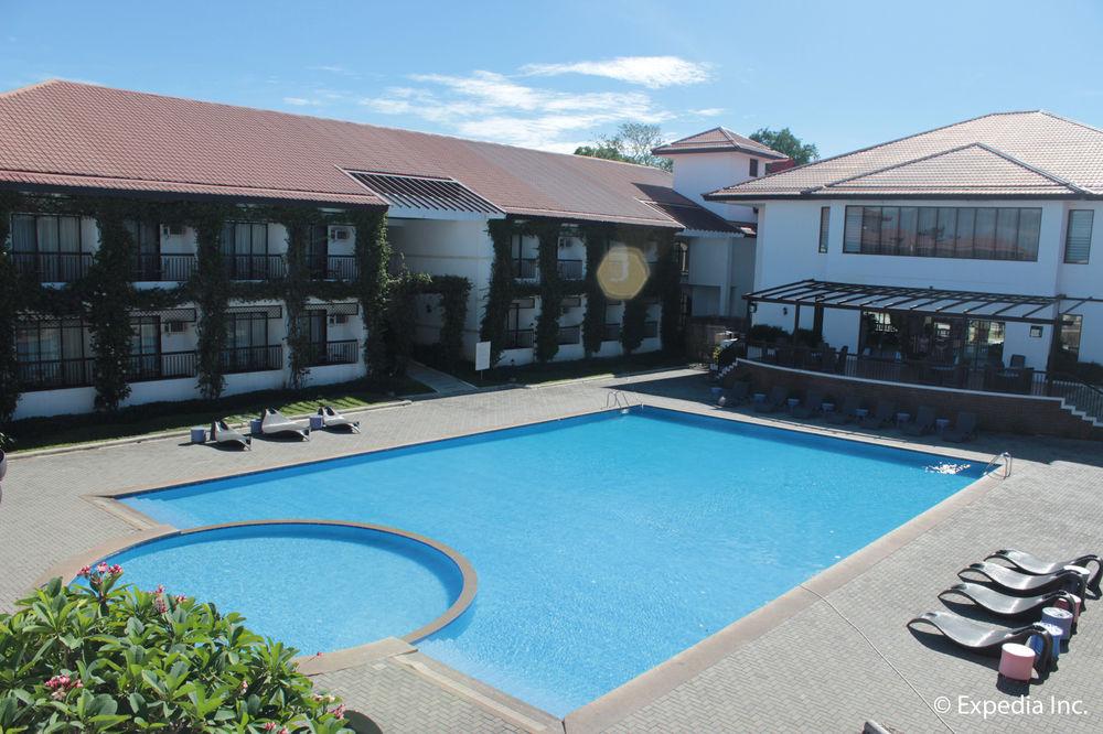 Ilocos Norte Hotel & Convention Center Laoag Buitenkant foto