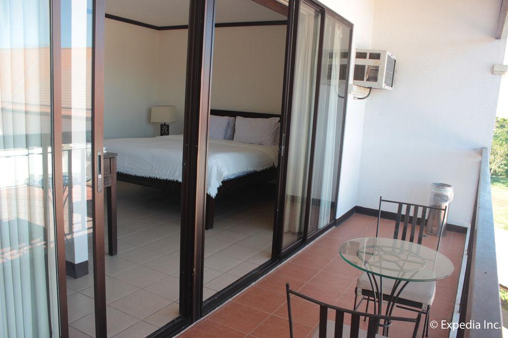 Ilocos Norte Hotel & Convention Center Laoag Buitenkant foto
