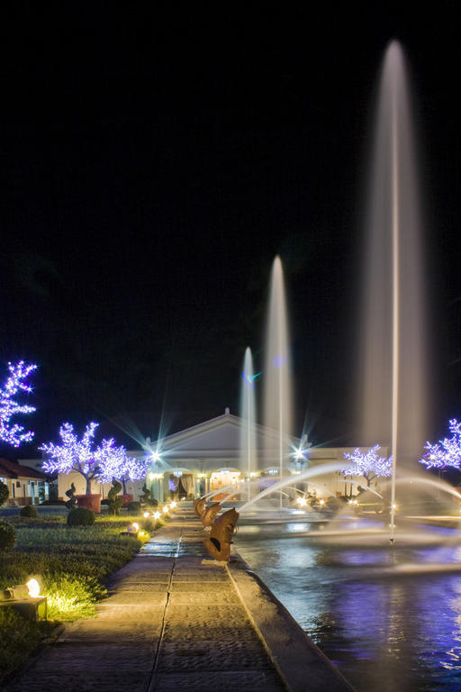 Ilocos Norte Hotel & Convention Center Laoag Buitenkant foto