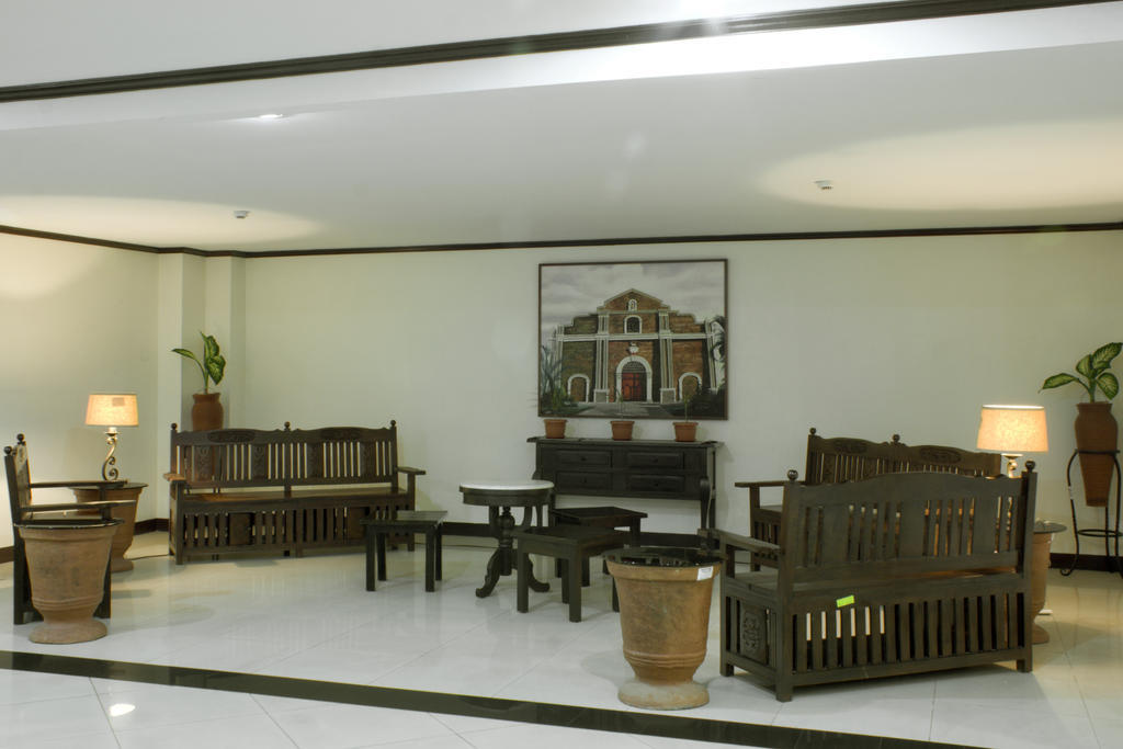 Ilocos Norte Hotel & Convention Center Laoag Buitenkant foto