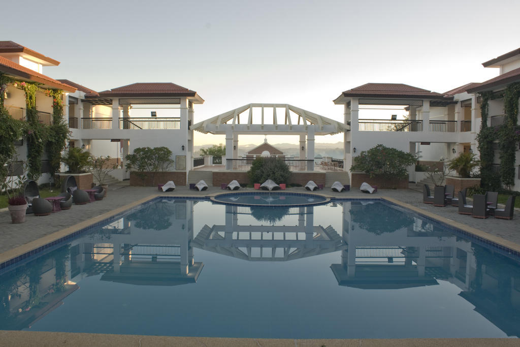 Ilocos Norte Hotel & Convention Center Laoag Buitenkant foto