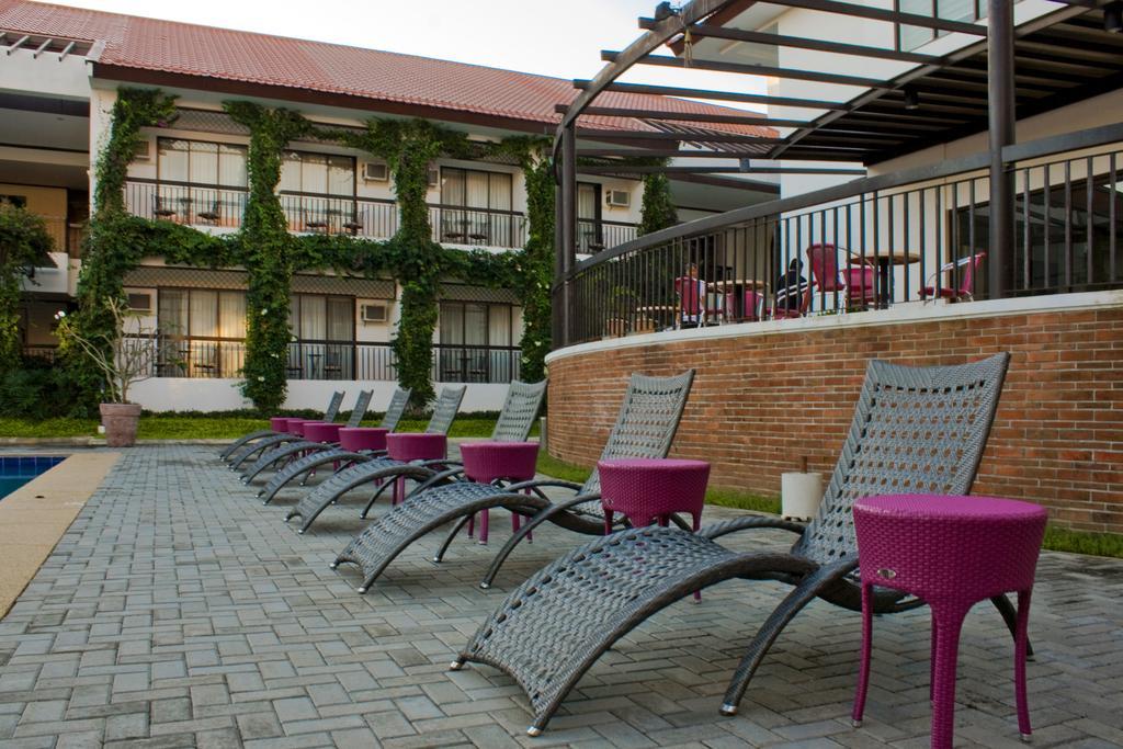 Ilocos Norte Hotel & Convention Center Laoag Buitenkant foto