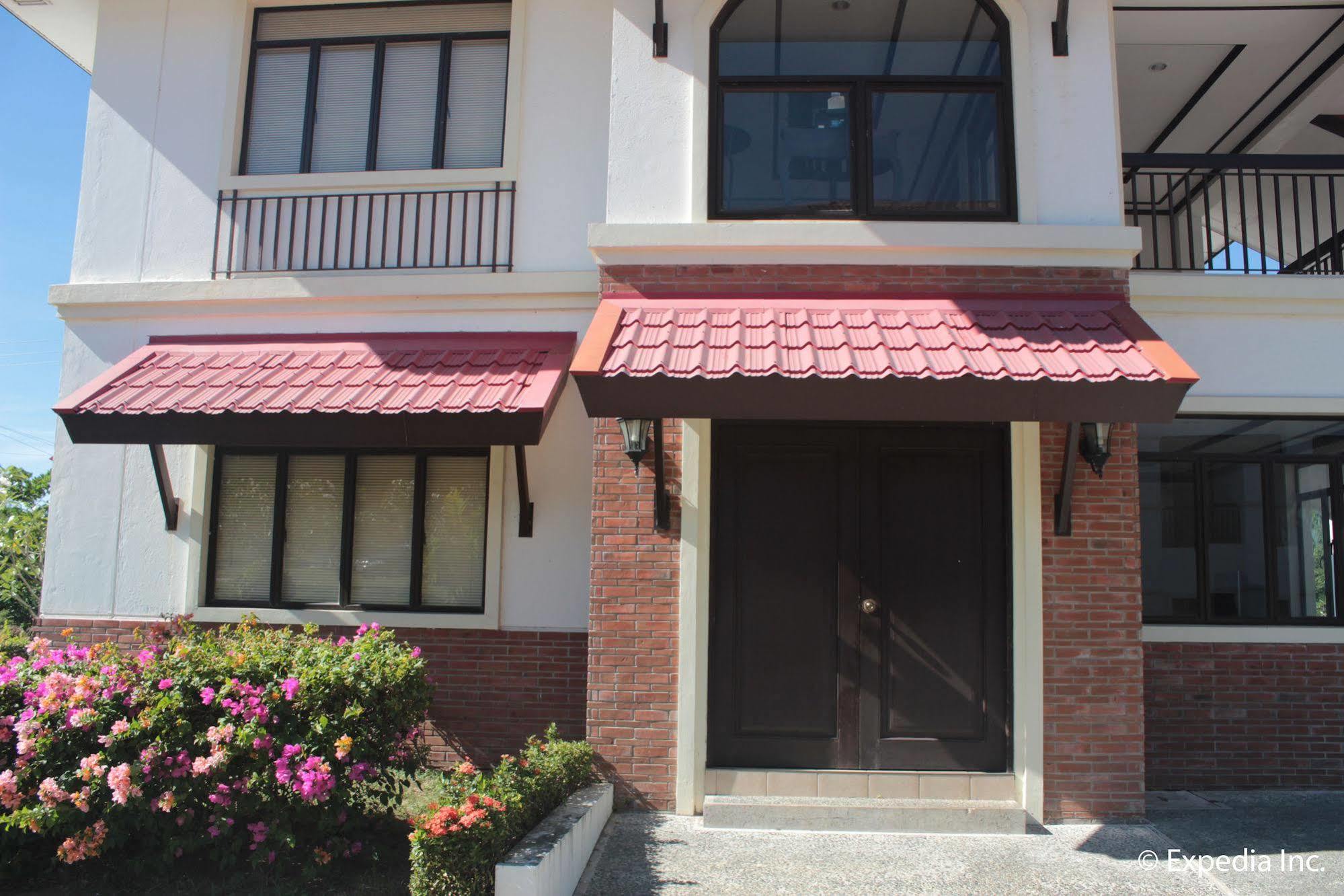 Ilocos Norte Hotel & Convention Center Laoag Buitenkant foto