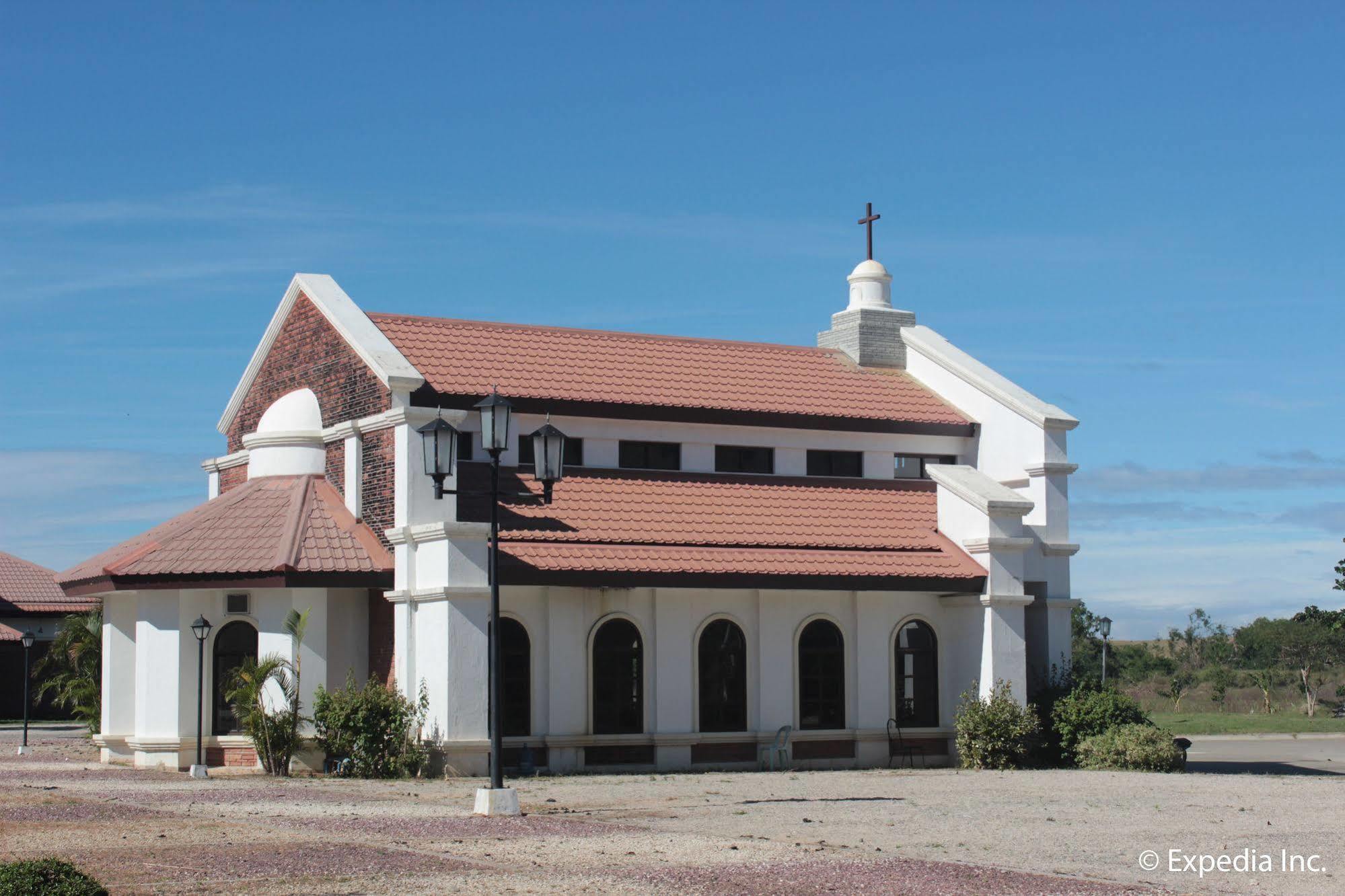 Ilocos Norte Hotel & Convention Center Laoag Buitenkant foto
